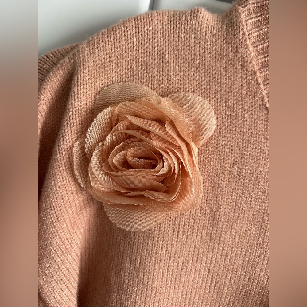 Peach Floral Women's Sweater/ Size L - Picture 3 of 7